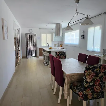 Torrealta, 4000 M2 Villa *